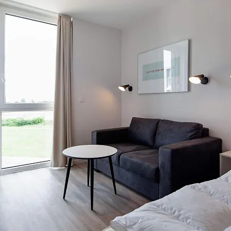 Promenadenvilla In Exklusiver Lage Daire Wendtorf